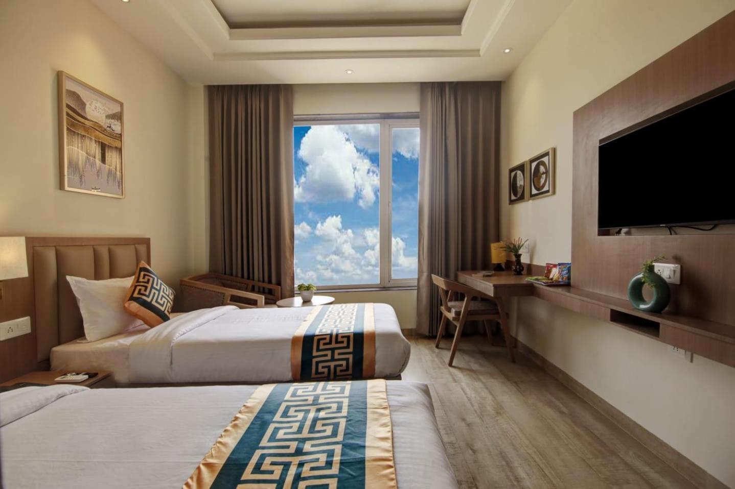 Hotel Grand Aerotech Нью-Дели Экстерьер фото